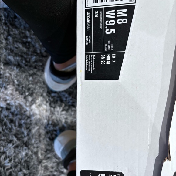 Brand new under armour curry basketball shoes - Picture 3 of 3